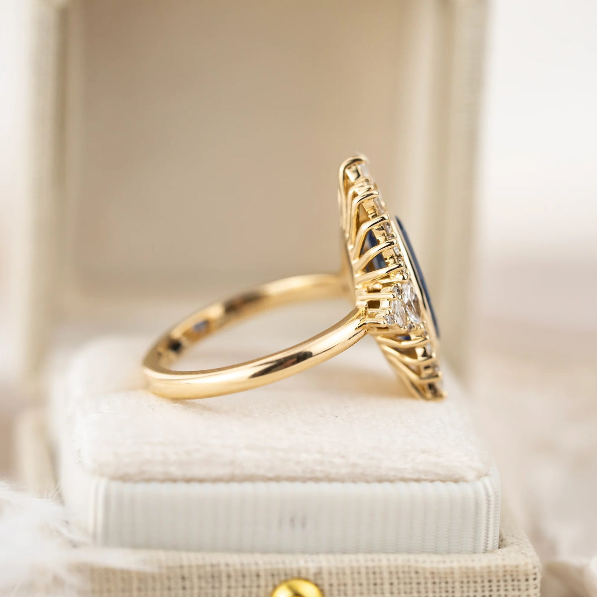 The Ethcrcal Ring|Oval Starburst Cut Blue Gemstone Halo Ring