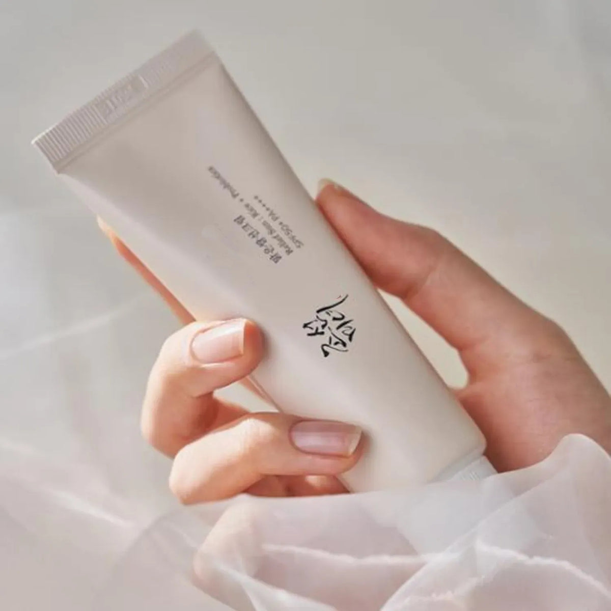 Rice Probiotic Glow Sunscreen SPF50 PA++++ Hydrating UV Protection